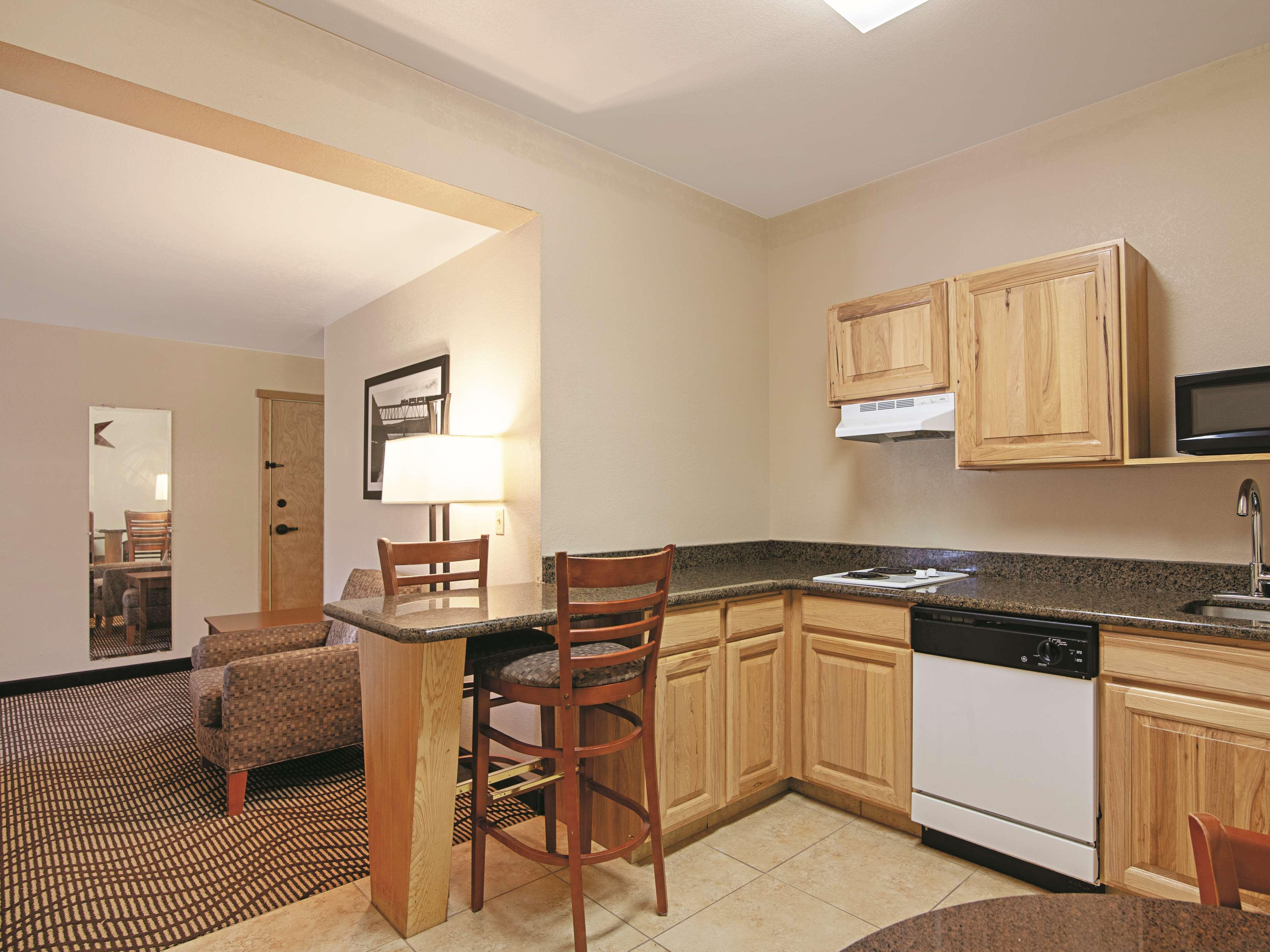 Best Western Plus Riverfront Hotel And Suites غريت فولز، مونتانا المظهر الخارجي الصورة