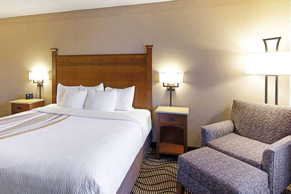 Best Western Plus Riverfront Hotel And Suites غريت فولز، مونتانا المظهر الخارجي الصورة